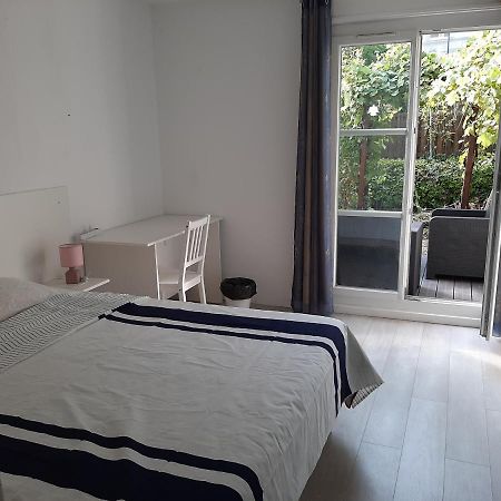 Pratique Et Calme Dans Centre De Evry Apartman Courcouronnes Kültér fotó