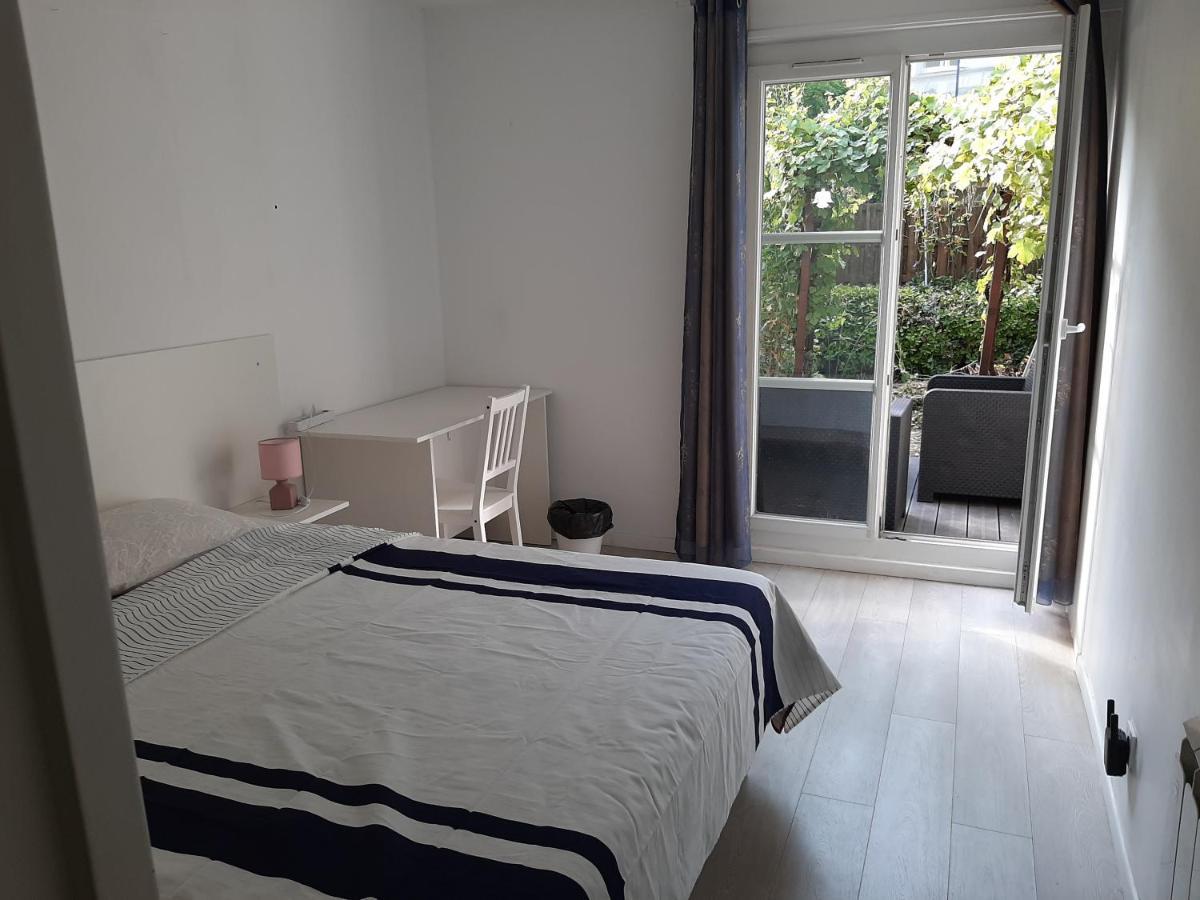 Pratique Et Calme Dans Centre De Evry Apartman Courcouronnes Kültér fotó