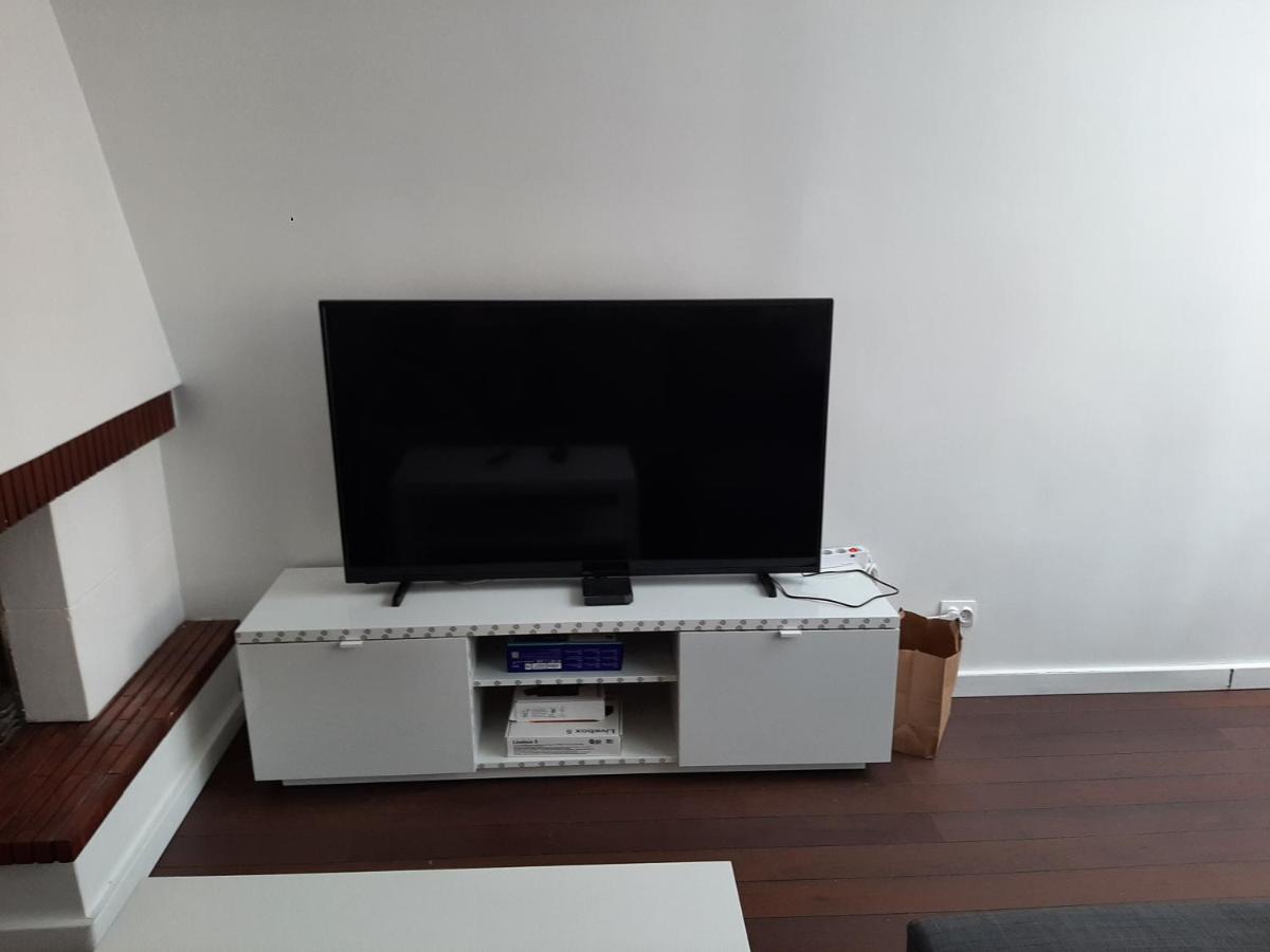Pratique Et Calme Dans Centre De Evry Apartman Courcouronnes Kültér fotó