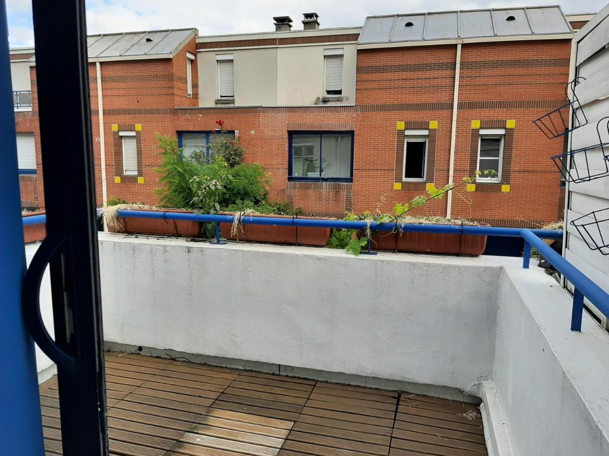 Pratique Et Calme Dans Centre De Evry Apartman Courcouronnes Kültér fotó